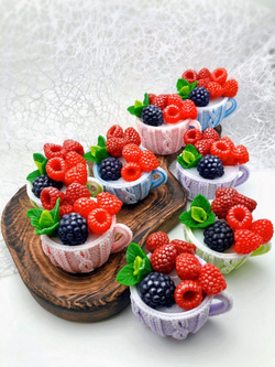 Мыло чашка с ягодками