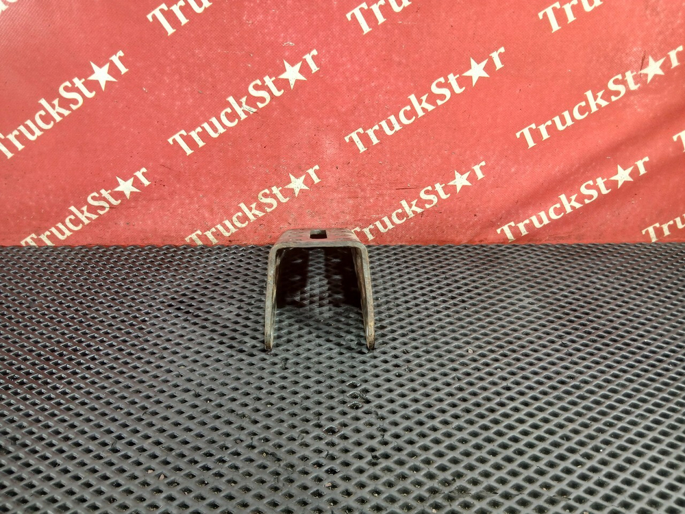 Кронштейн амортизатора заднего