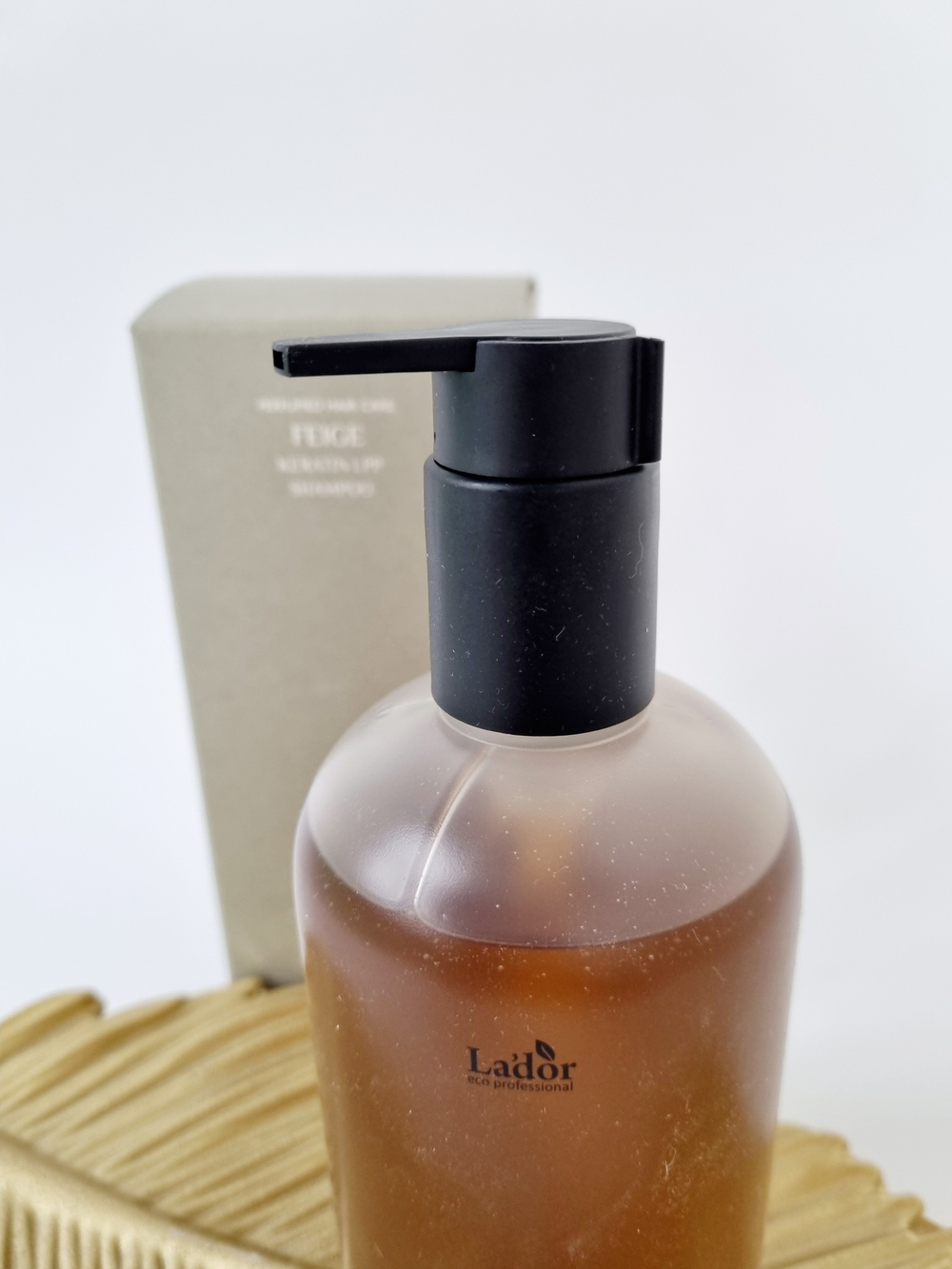 Парфюмированный шампунь для волос с кератином Lador Keratin LPP Shampoo Feige