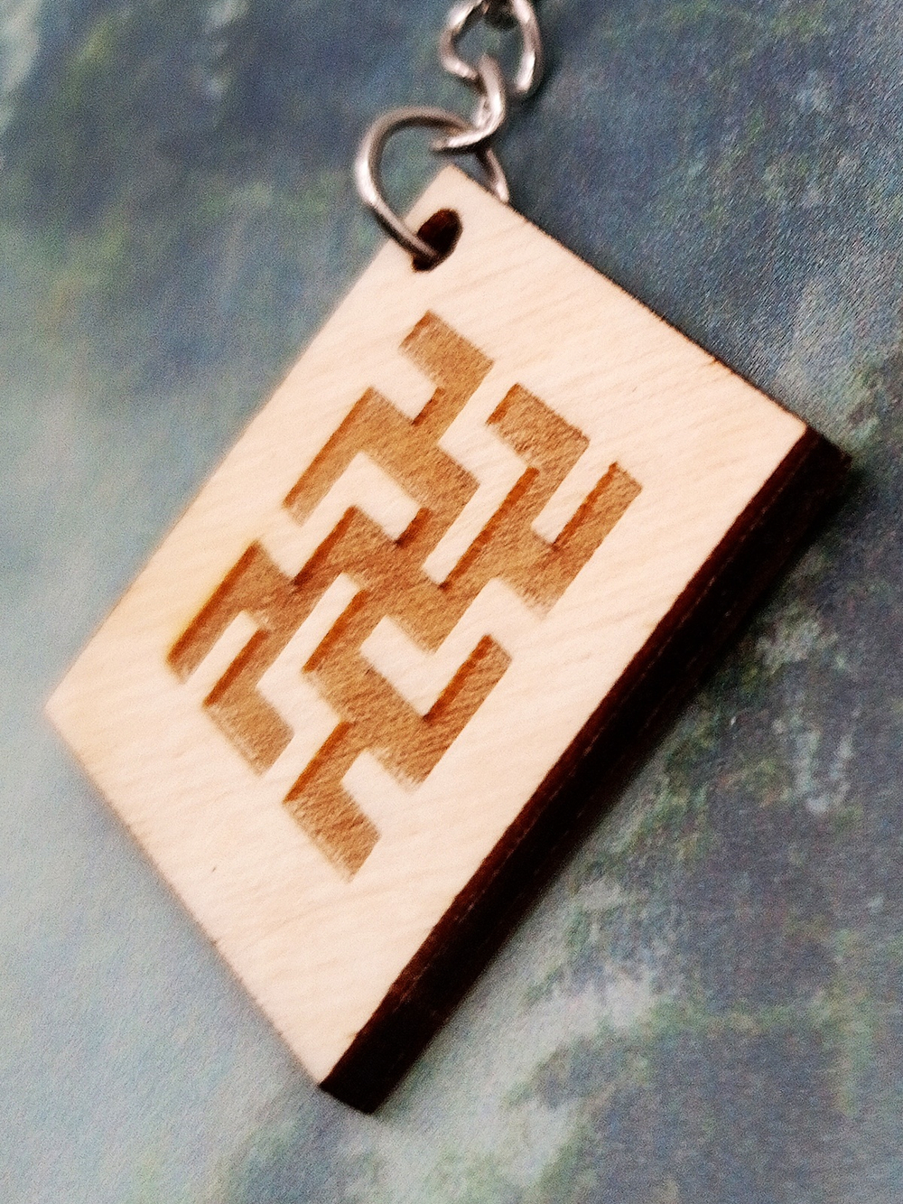 Брелок из дерева Цветок Папоротника