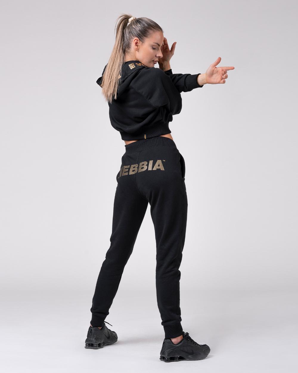 Брюки женские Nebbia 826 Sweatpants Gold Classic