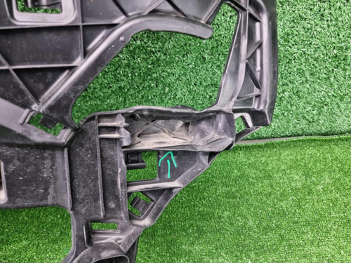 Кронштейн ПТФ правый BMW X1 F48 (2019-2022)