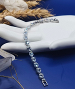 Браслет с цирконием в форме Цветка.