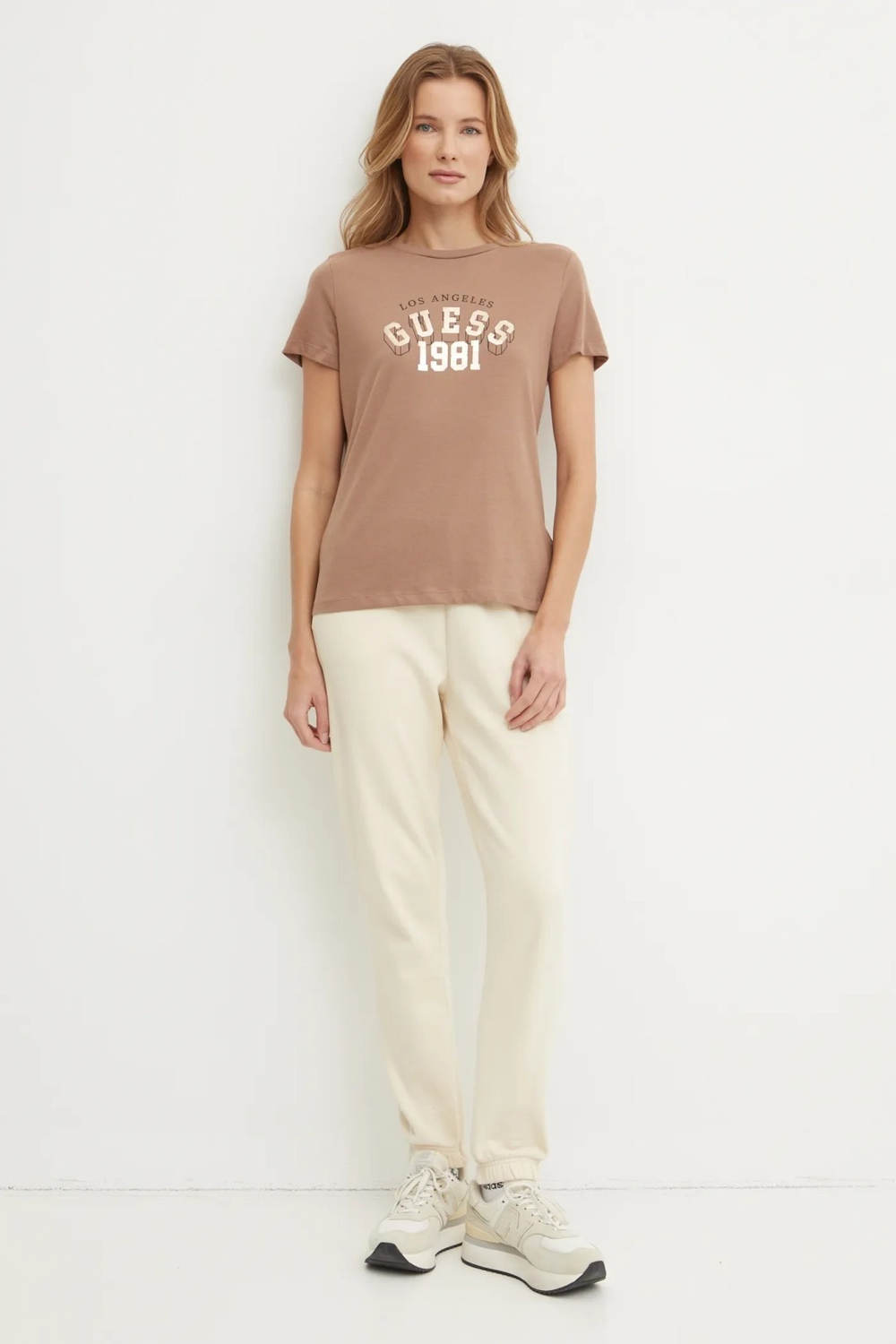 Футболка женская GUESS