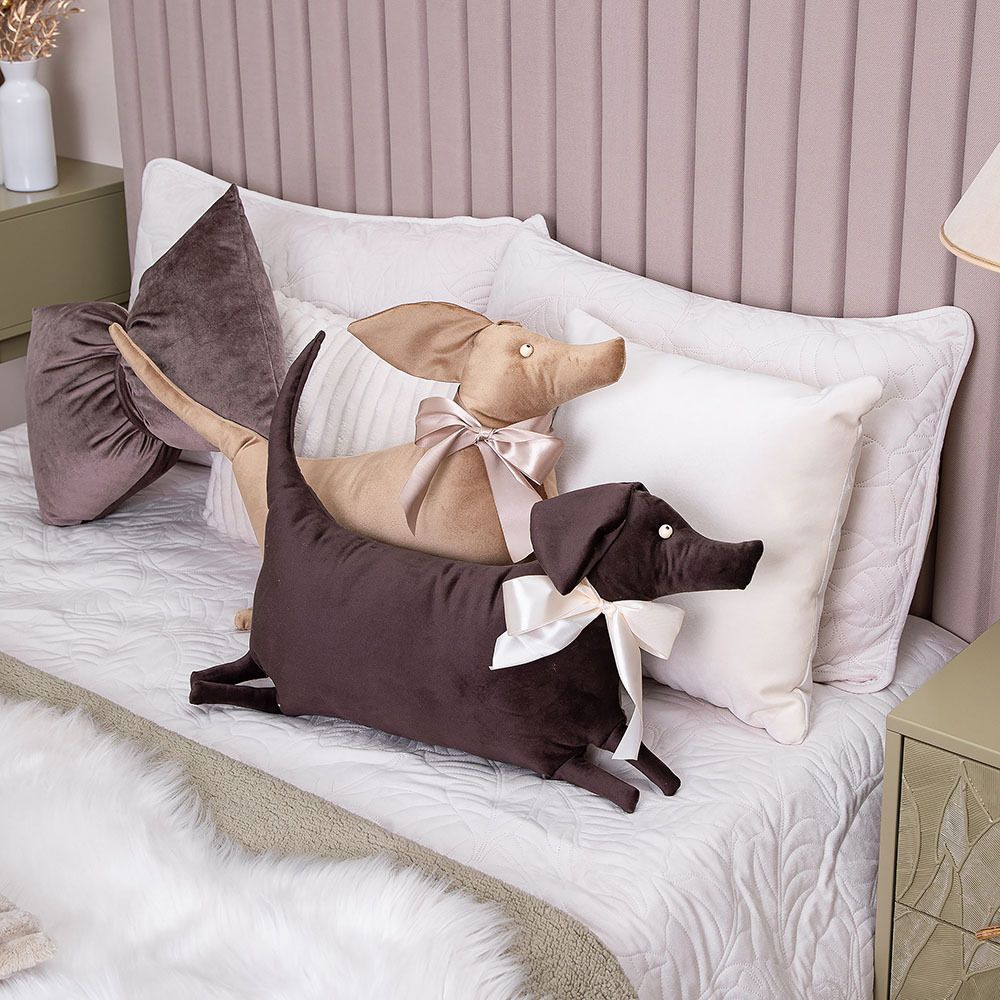 Подушка декоративная Собака Бетти Шоколад