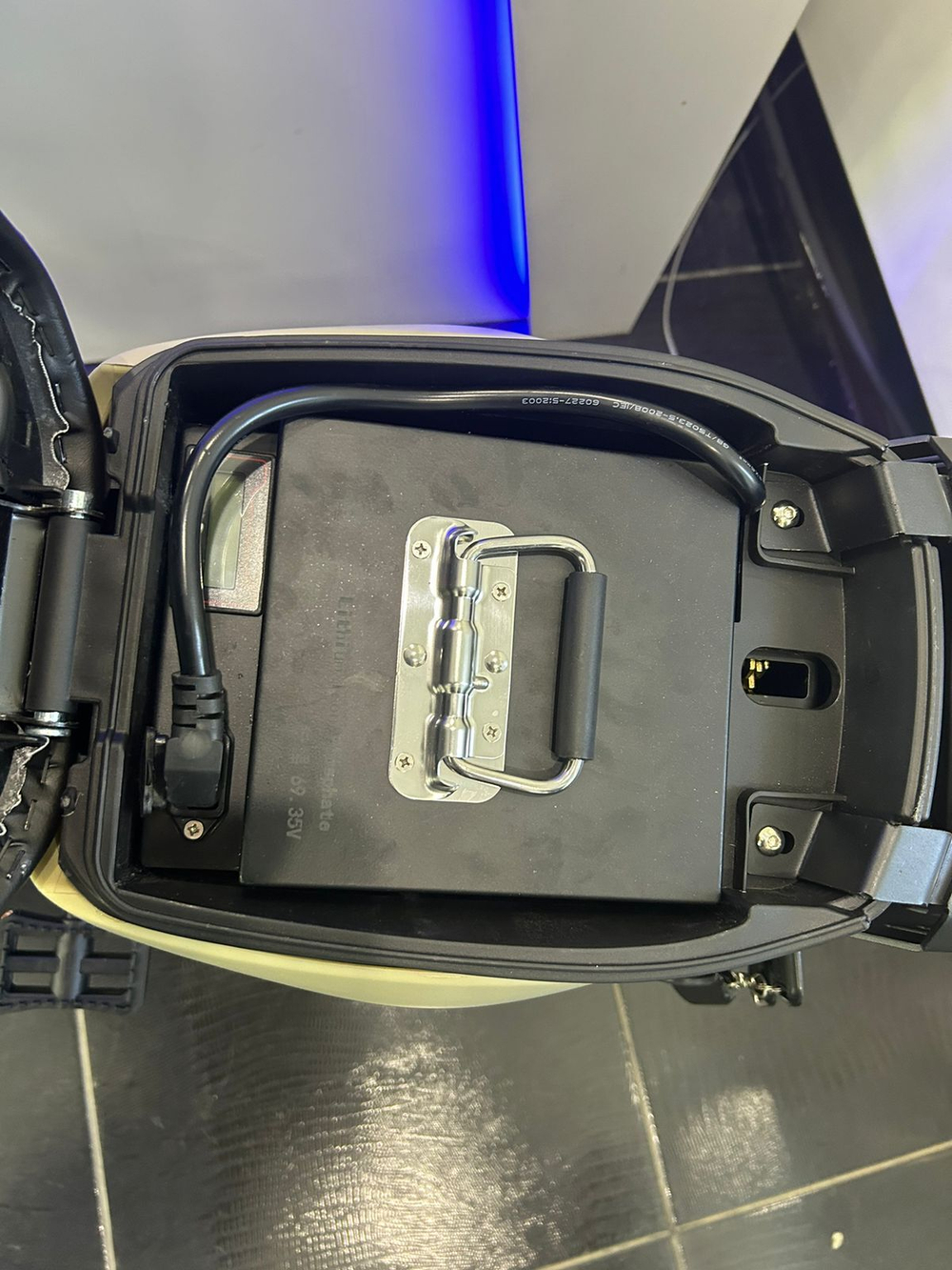 Электроскутер Wenbox U+B