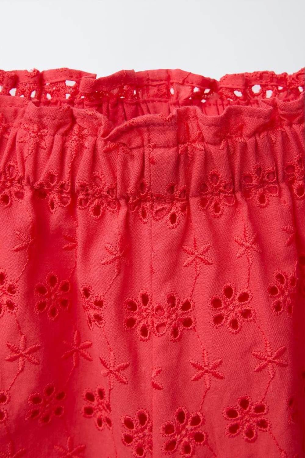 ZARA ШОРТЫ С ЦВЕТОЧНОЙ ВЫШИВКОЙ, КРАСНЫЙ