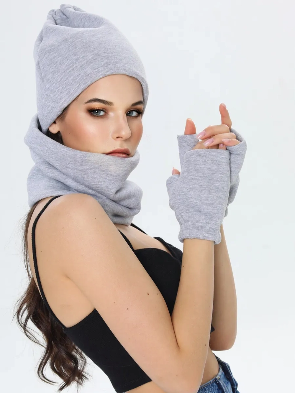 Шапка бини с начесом для хвоста, дред и кос