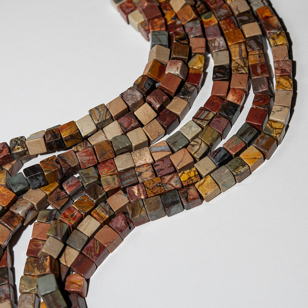 Яшма натуральная, куб 6,4мм