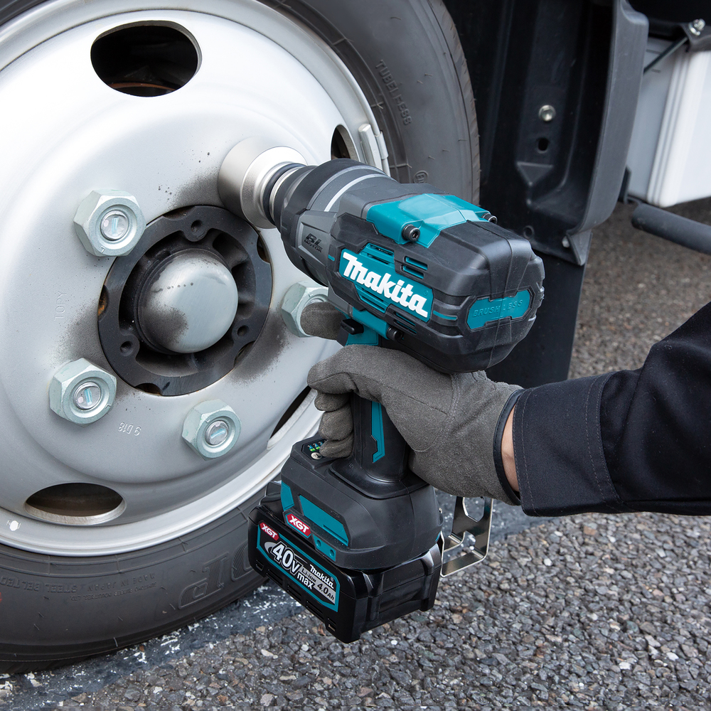 Аккумуляторный ударный гайковерт XGT Makita TW001GZ(A)
