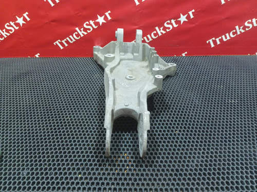 Кронштейн кабины передний левый