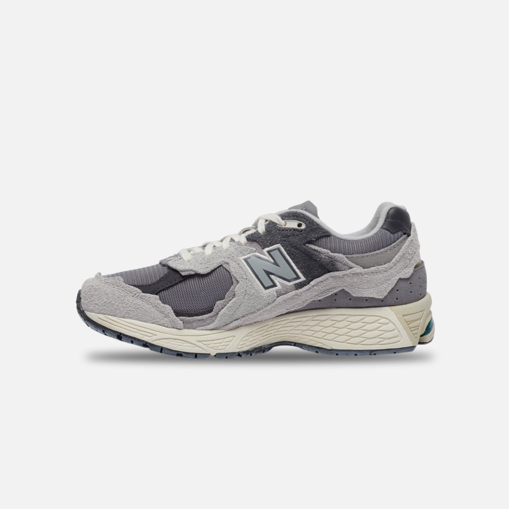Кроссовки мужские New Balance M2002 Grey