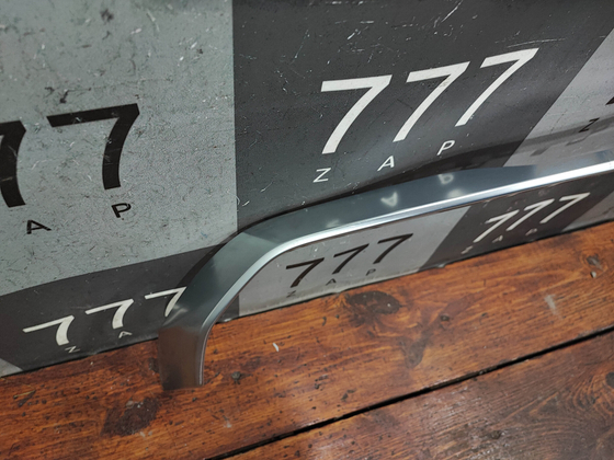 Накладка молдинг хром заднего бампера Audi Q5 (FY) 20-нв Б/У Оригинал  80A853057A3Q7