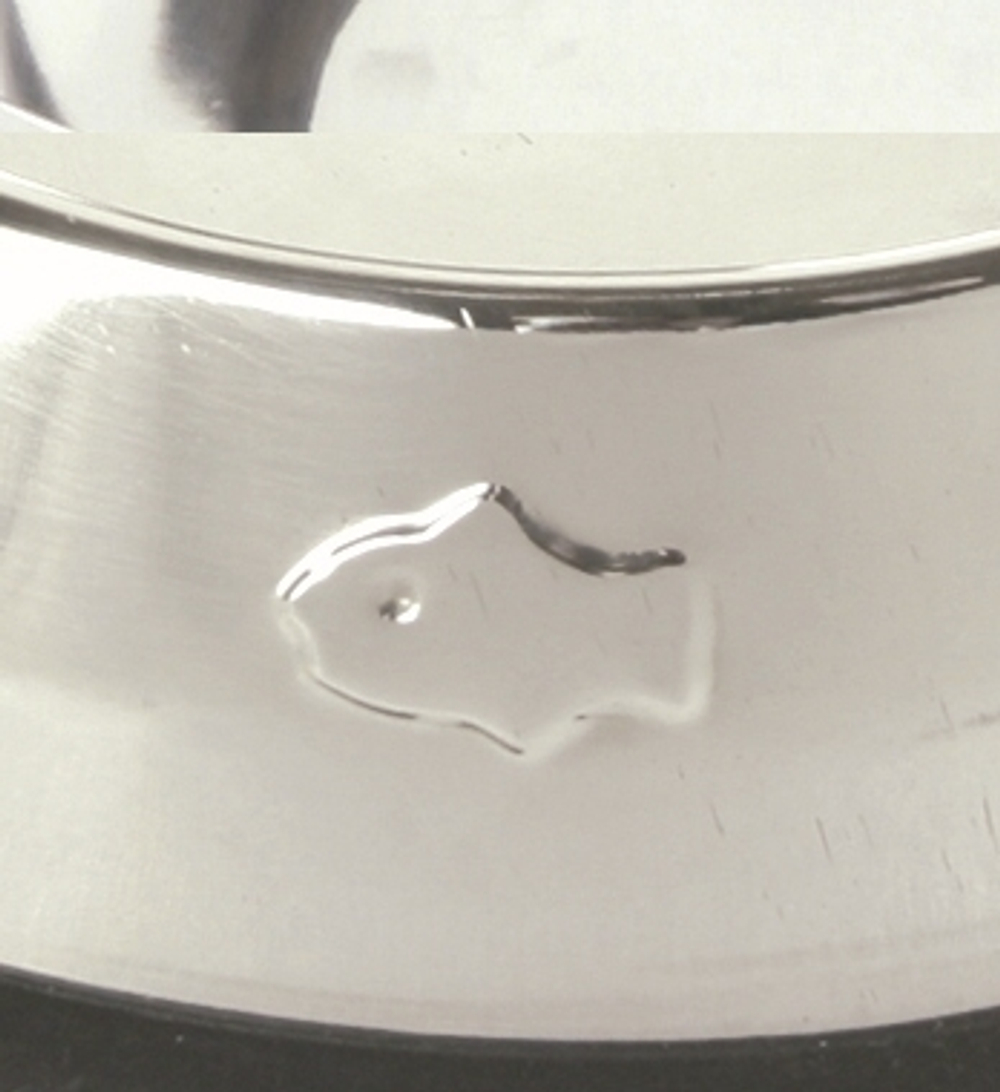 Миска металлическая для кошки с резинкой и чеканкой 0,2 л/, Ф 15 см, Trixie