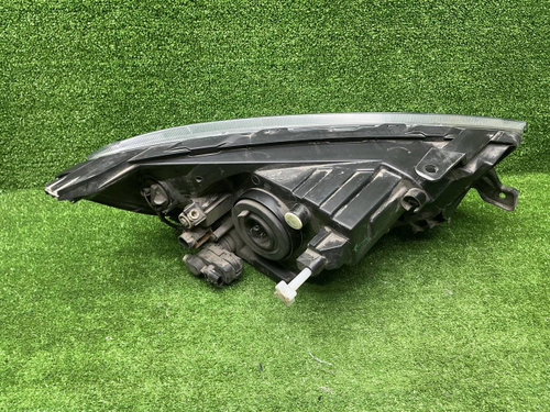 Фара левая Lada Granta (2018-н.в.) галоген