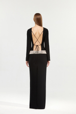 Платье макси из крепа с отделкой из кристаллов и открытой спиной