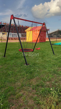 Монтаж уличных качелей Sv Sport