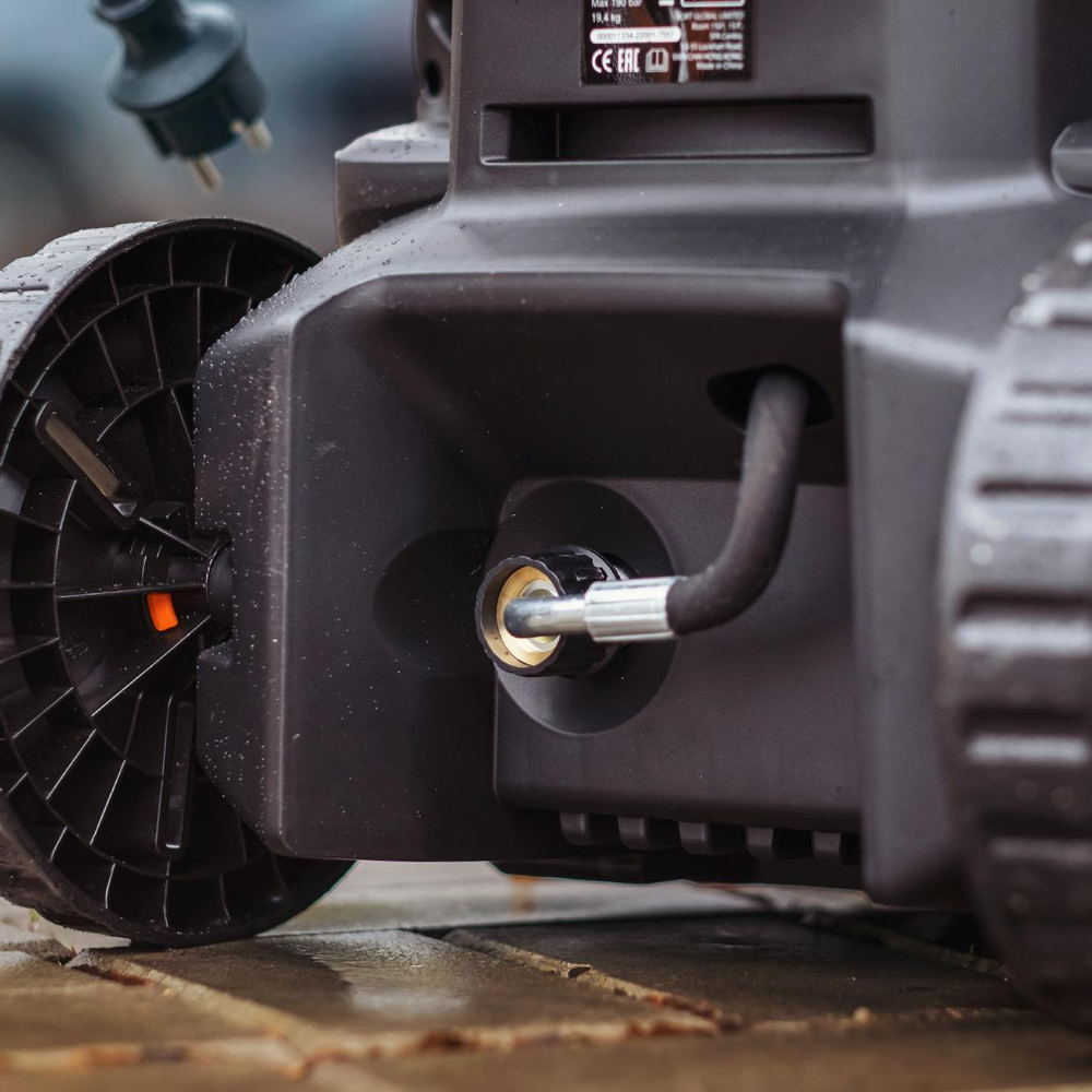 Мойка высокого давления BORT BHR-2700-R