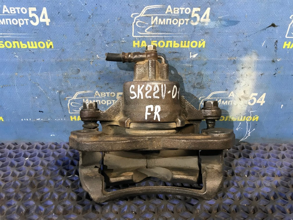 Суппорт тормозной передний правый MAZDA BONGO 2002