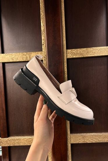 Лоферы женские