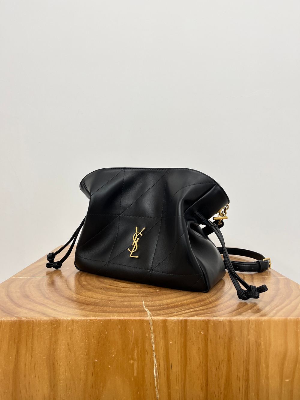 JAMIE MEDIUM SHOULDER ИЗ КОЖИ ЯГНЕНКА