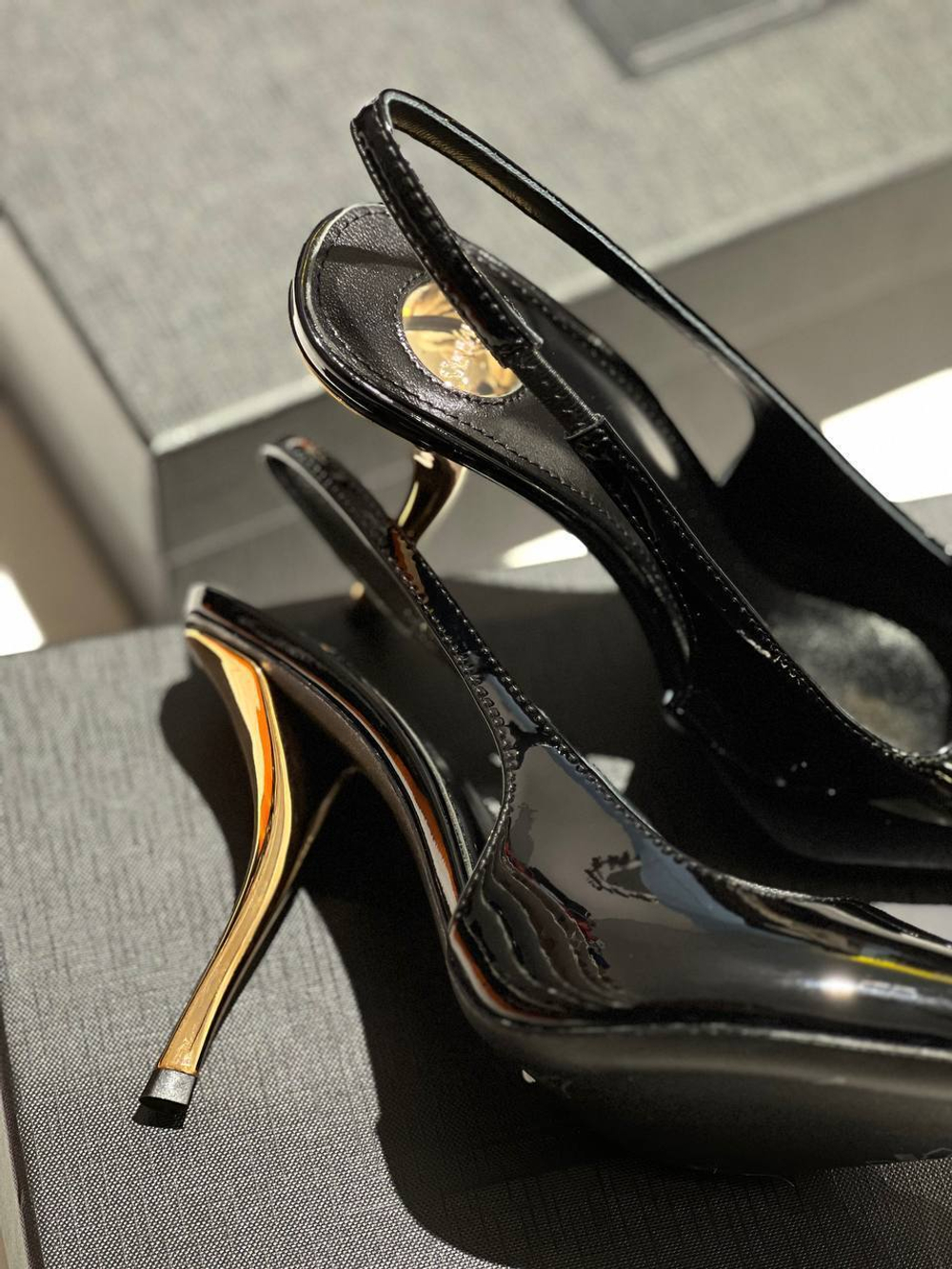 Босоножки Yves Saint Laurent, арт. 467949446