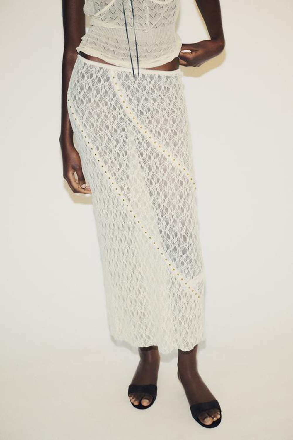 ZARA КРУЖЕВНАЯ ЮБКА МИДИ С ЗАКЛЕПКАМИ, ЭКРЮ