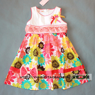 Платье с цветочным принтом, объемными аппликациями роз и бантами