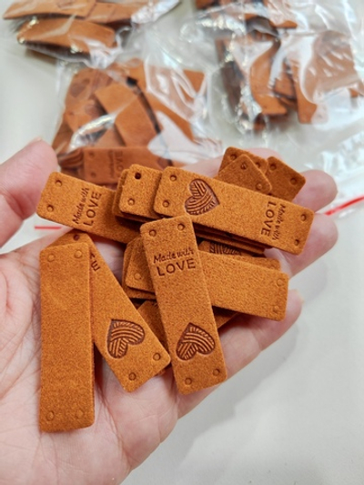 СВЕТЛО-КОРИЧНЕВОЕ СЕРДЕЧКО - Нашивка 5х1,5см (Упаковка - 15шт) (1244 Евгения)