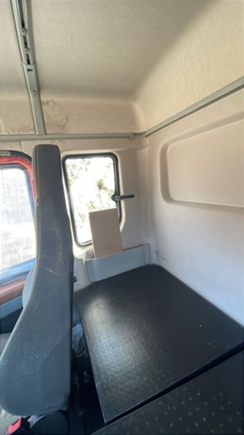 Shacman (Shaanxi) SX* 6x4 Самосвал SX32586V384 (Дизельный, 11,6 л, 423 л.с., МТ)