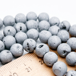 Кварц с покрытием бусины, диаметр около 8,1-8,4 мм, цена за 11-12 шт (1/4 нити)