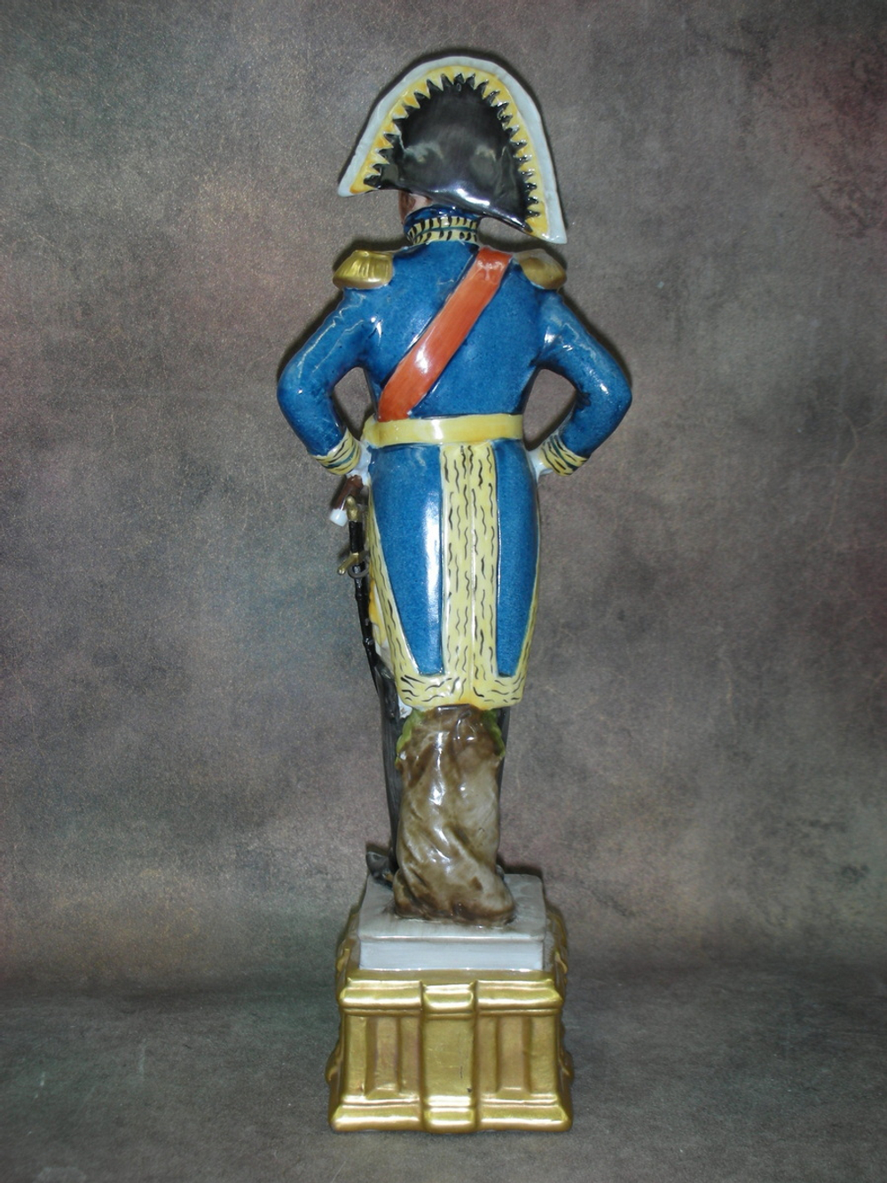 Статуэтка. Фарфор. Солдат. Маршал. Capodimonte. Италия