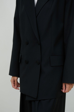 Жакет двубортный