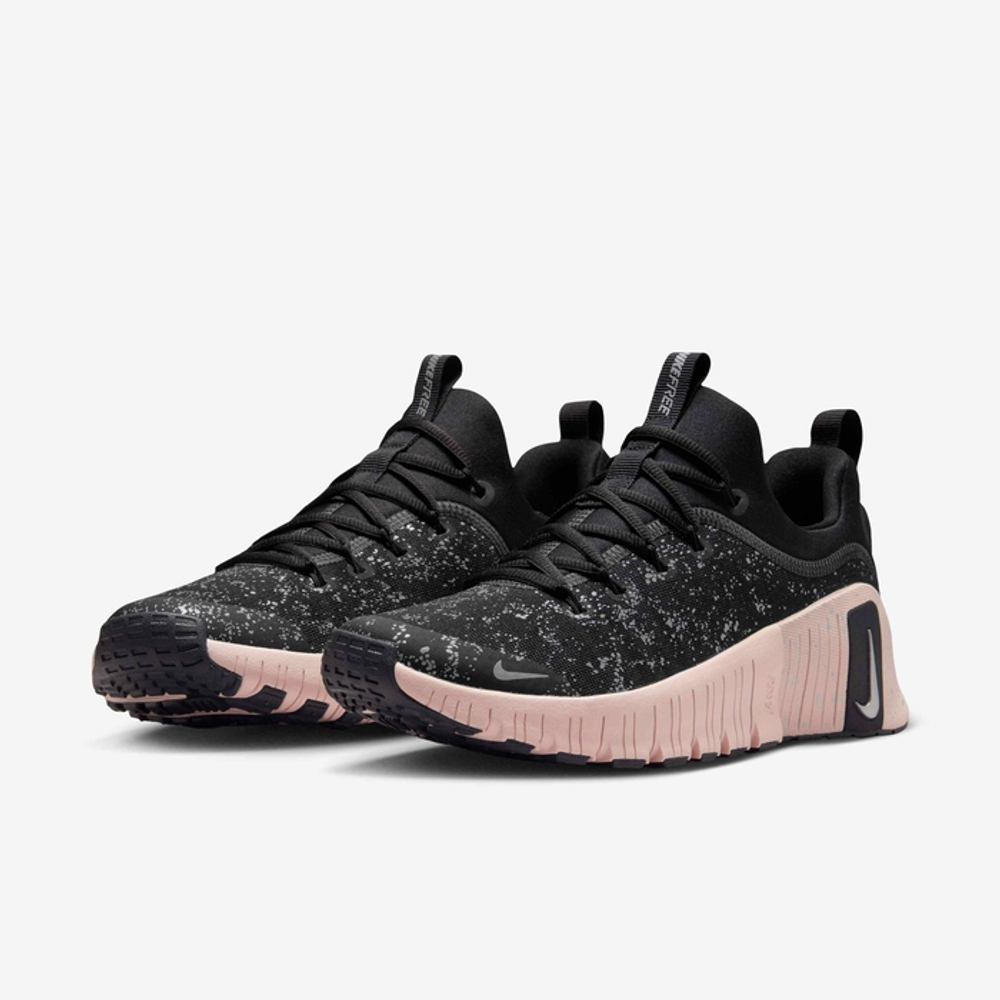 Кроссовки женские Nike Free Metcon 6 SE (Черно-Кремовые)