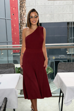 платье миди в цвете бордо