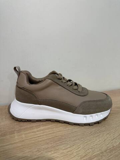 Кроссовки из натуральной замши