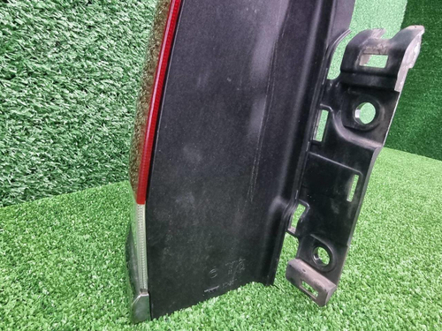 Фонарь левый внешний Toyota Land Cruiser 200 15-21