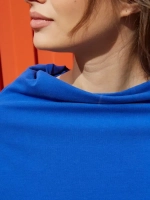 Лонгслив оверсайз с вырезом лодочка синий