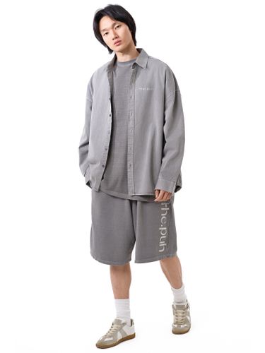 Серая оверсайз футболка с логотипом