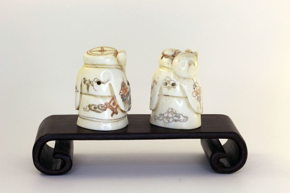 Сет нэцкэ Дзюродзин и Фукурокудзю на подставке