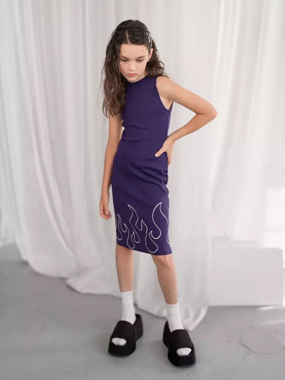 Летнее фиолетовое платье в сад для девочки