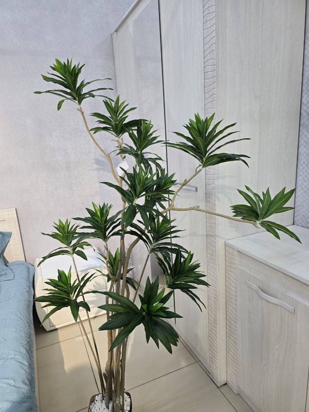 Цветы искуственные декоративные средние