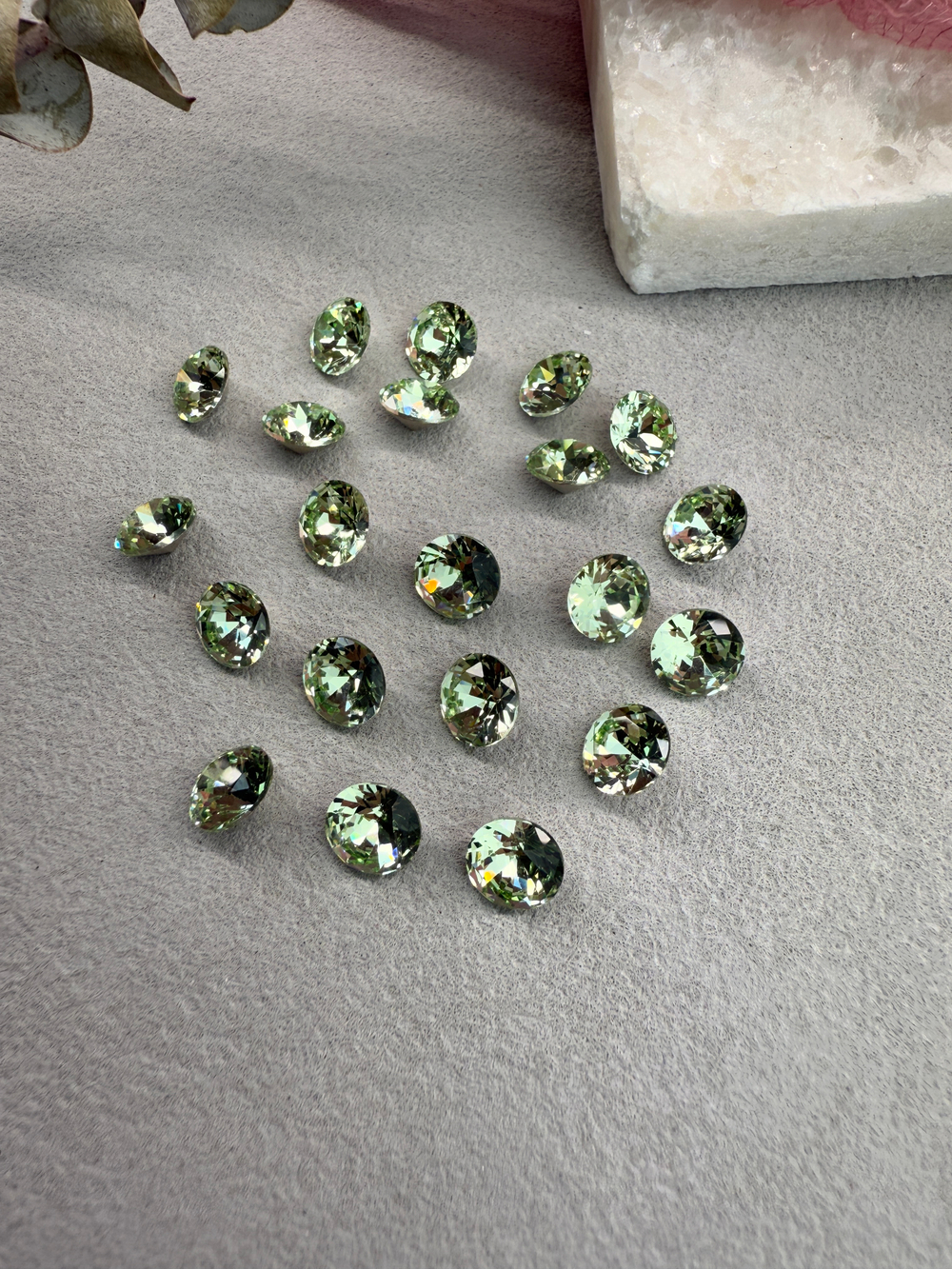 Шатон Chatone 8 мм (ss39), Chrysolite