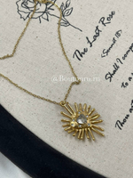 Колье золотистое "Сердце" с шипами и белыми стразами