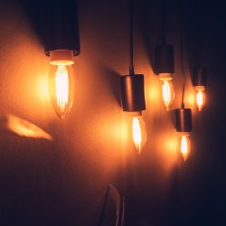 LED-C35-5W-GOLDEN-E14 GLV21GO Лампа светодиодная Vintage. Форма свеча. золотистая колба. Картон. ТМ Uniel