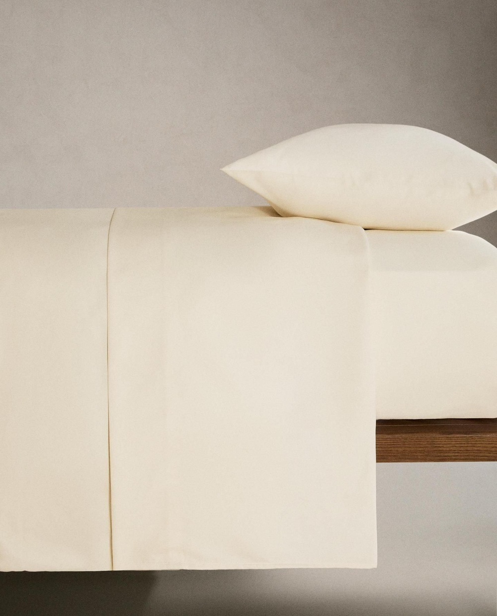 Zara Home - Простыня из атласа (1000 нитей), кремовый, 210x280 см