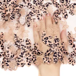 Вышивка на сетке персик/лео 21 см