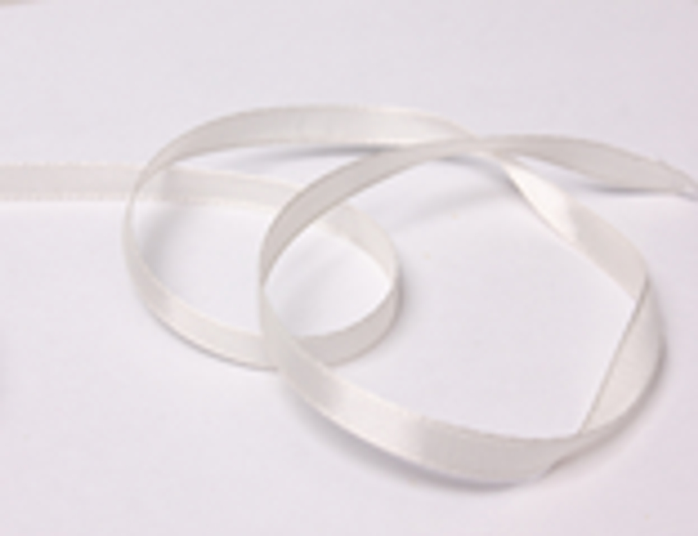 Лента атласная белая 7 мм.