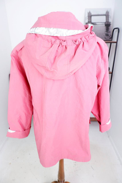 Ветровка свободного кроя, визуально на 52 размер