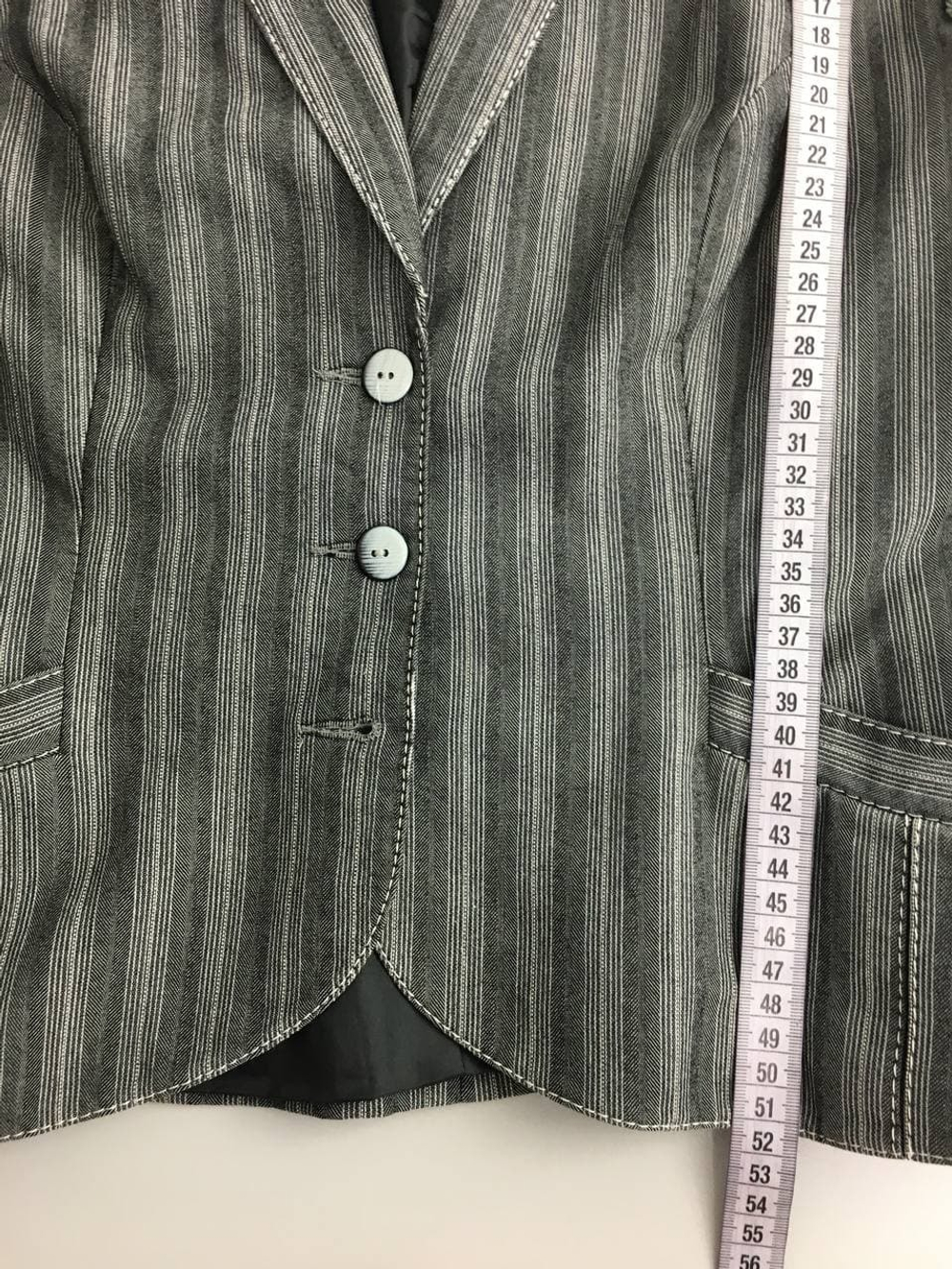 Костюм PERSONAGE серый в полоску 42 размер